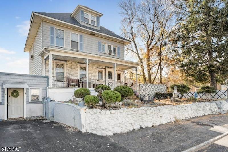211 Woodcliff Ave - Photo 1