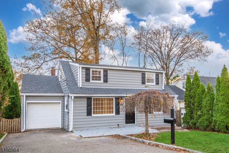 108 Columbia Ave - Photo 1