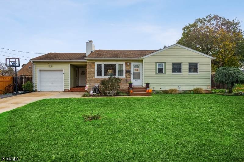 813 Newark Ave - Photo 1