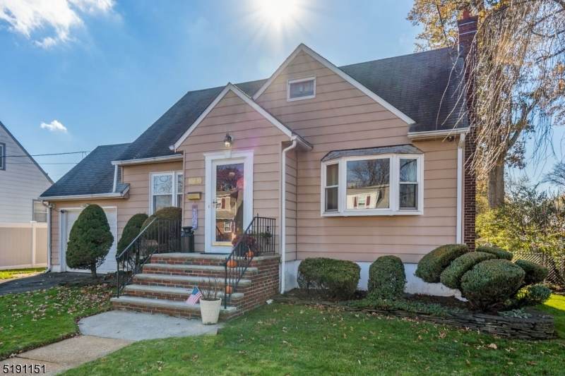 1332 Crescent Ave - Photo 1