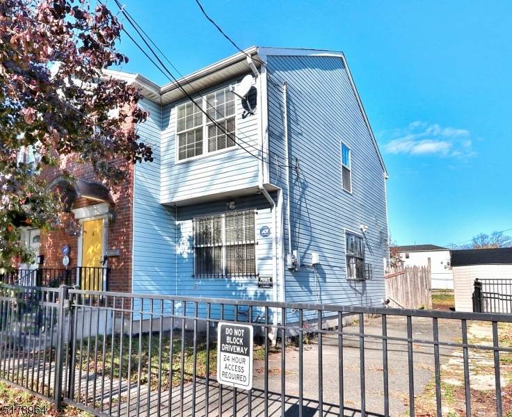 223 16th Ave - Photo 1