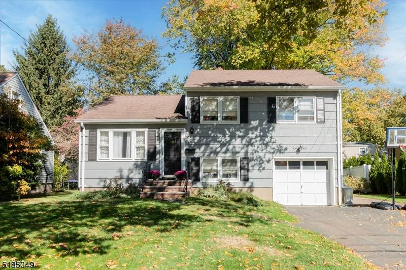 339 William St - Photo 1