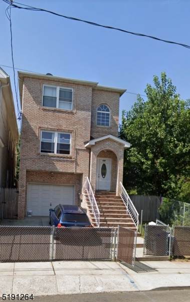 338 Bond St - Photo 1