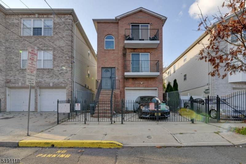 15 Vine St - Photo 1