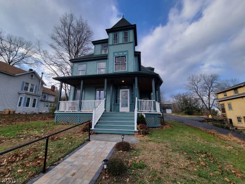 62 Newton Ave - Photo 1