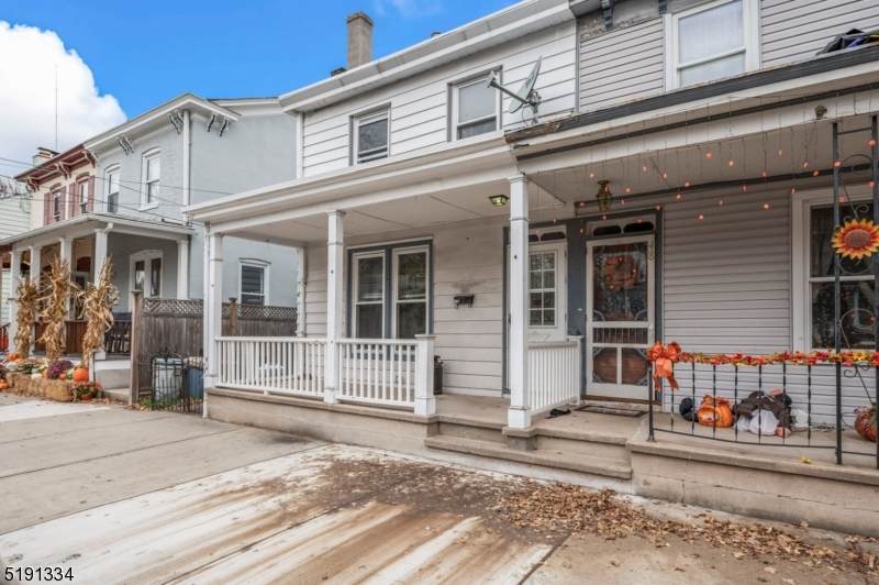 46 Buttonwood St - Photo 1