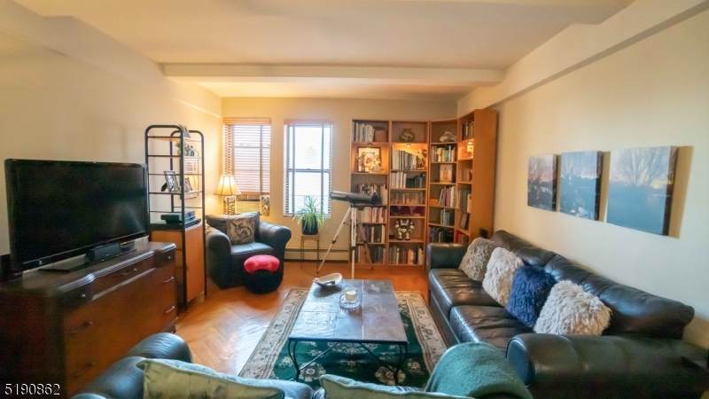 50 Glenwood Ave - Photo 1