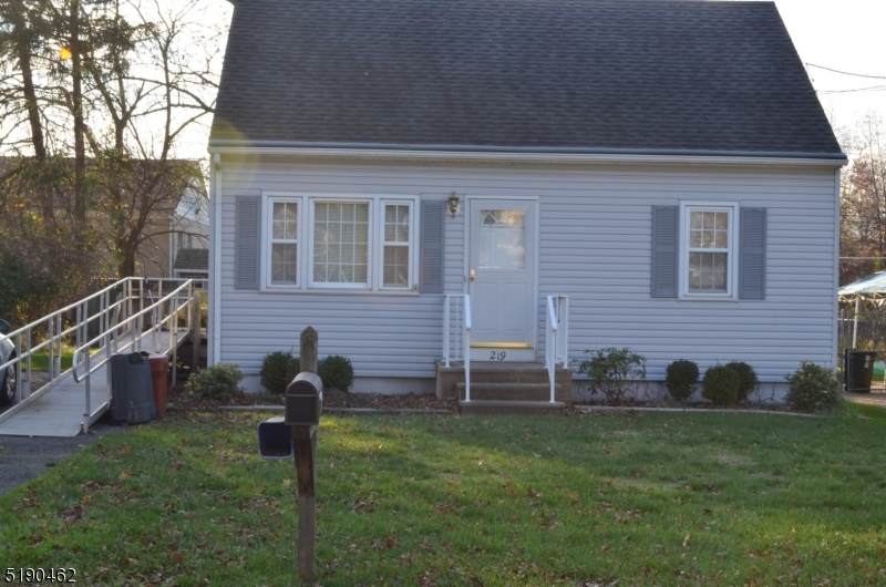 219 Sherman Ave - Photo 1