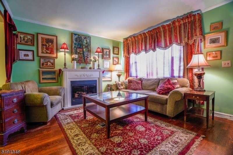 183 Tuxedo Pkwy - Photo 1