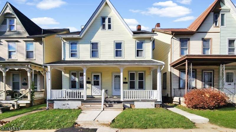 25 Summit Ave - Photo 1