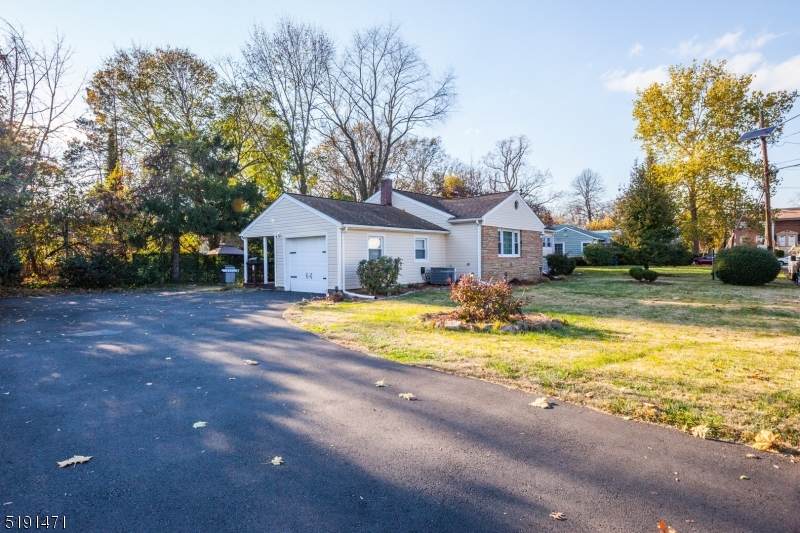 710 Elaine Ct - Photo 1