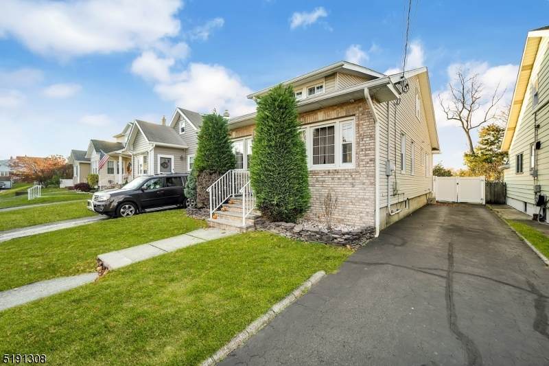 527 Octavia Pl - Photo 1