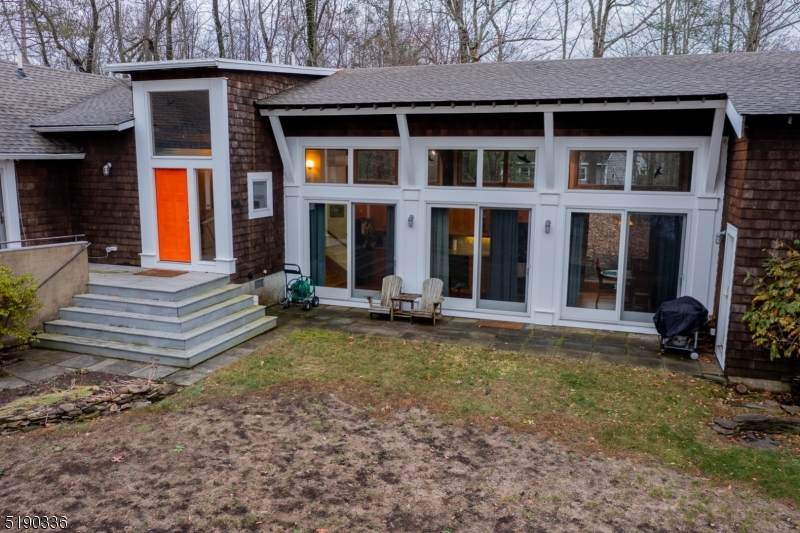 9 Ye Olde Tavern Dr - Photo 1