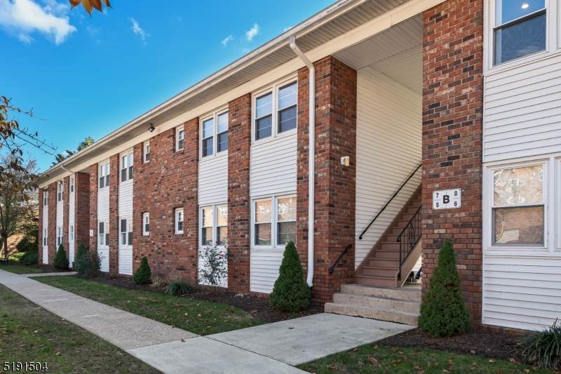 100 Pierson Miller Dr - Photo 1