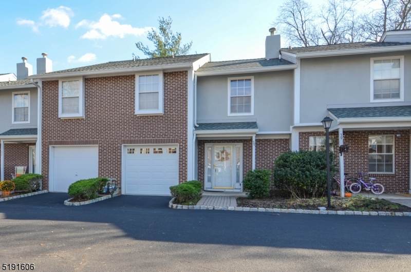 318 Main St - Photo 1