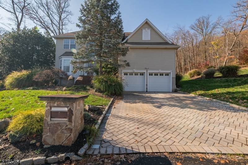 24 Wingate Way - Photo 1