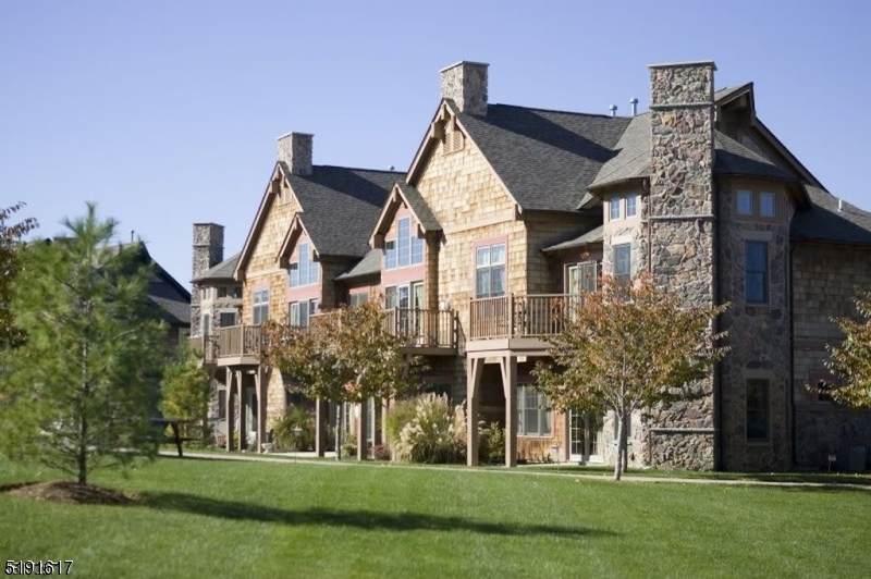 1 Maple Cres - Photo 1