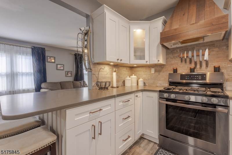 17 Merriam Ave - Photo 1