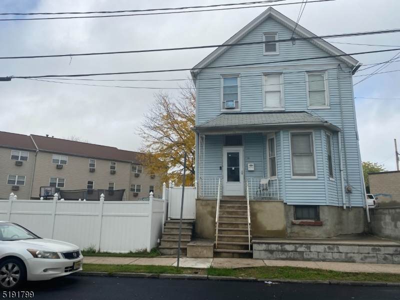 13 Hinsdale Pl - Photo 1