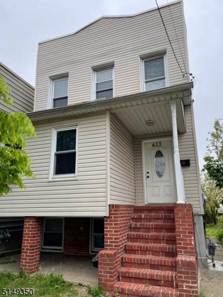433 8Th St - Photo 1