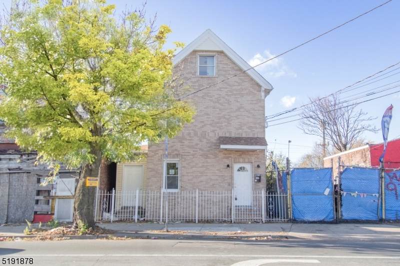 375 Grove St - Photo 1