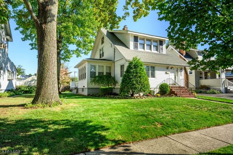 391 Sycamore St - Photo 1