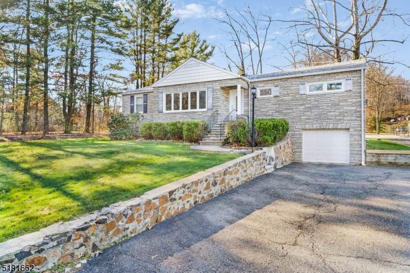 27 Hillcrest Rd - Photo 1