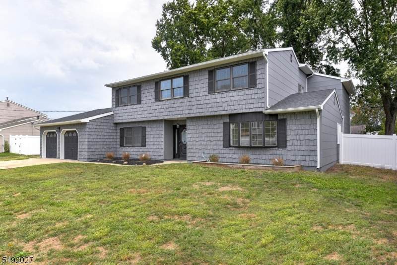 25 Manor Blvd - Photo 1