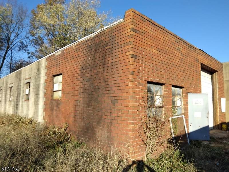 319 E 1St Ave - Photo 1