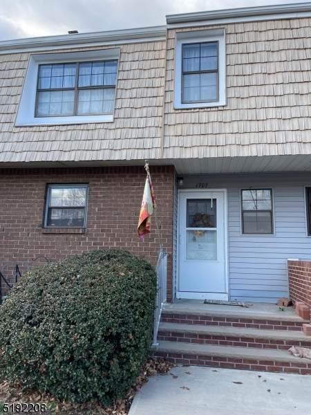 1707 Regents Ct - Photo 1