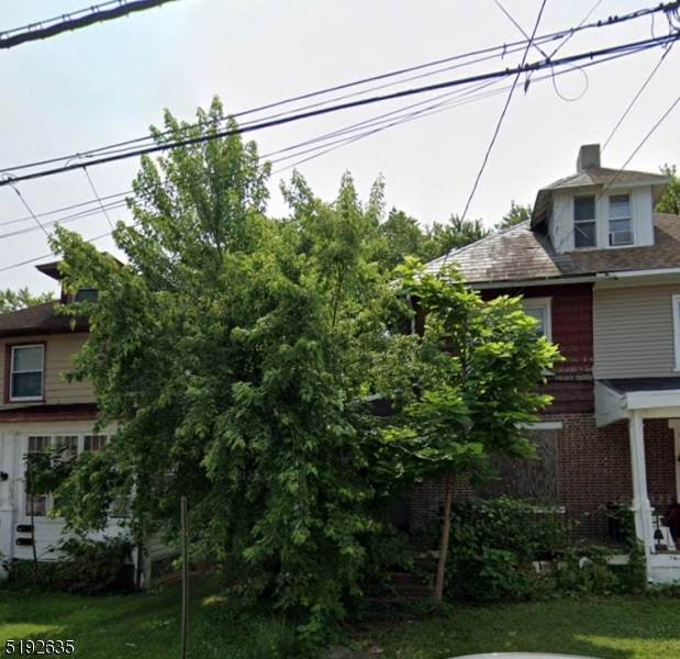 320 Berwyn Ave - Photo 1