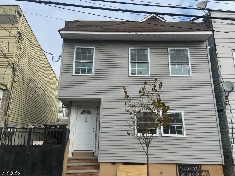 234 E Kinney St - Photo 1
