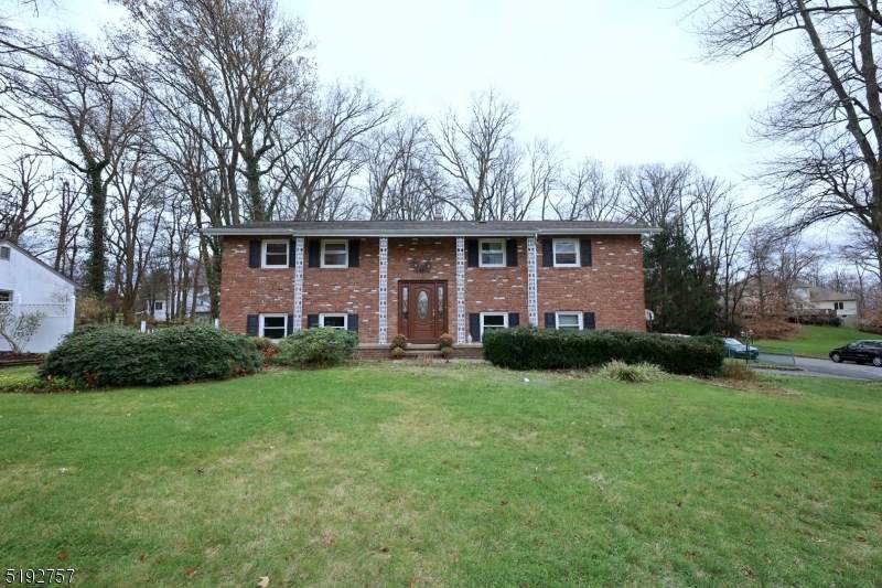 29 Douglas Dr - Photo 1