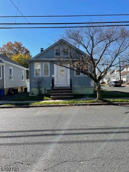 143 Laurel Ave - Photo 1