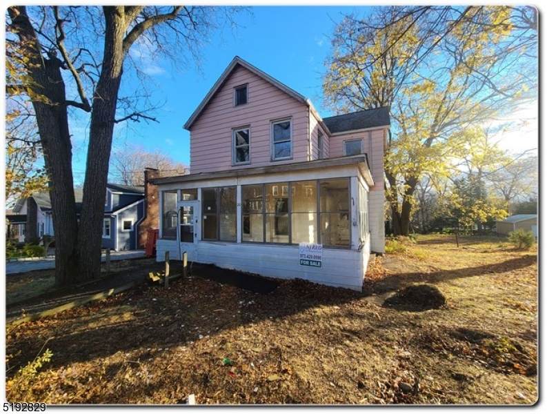 20 Western Ave - Photo 1