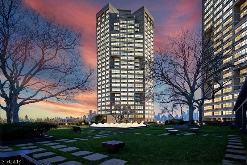7002 Blvd - Photo 1