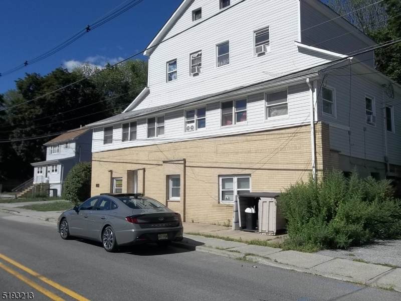 335 Rutherford Ave - Photo 1