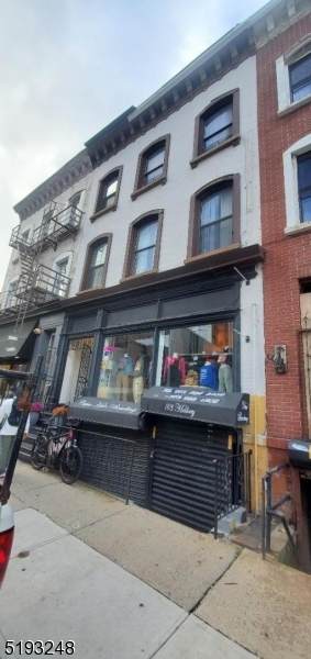 83 Halsey St - Photo 1