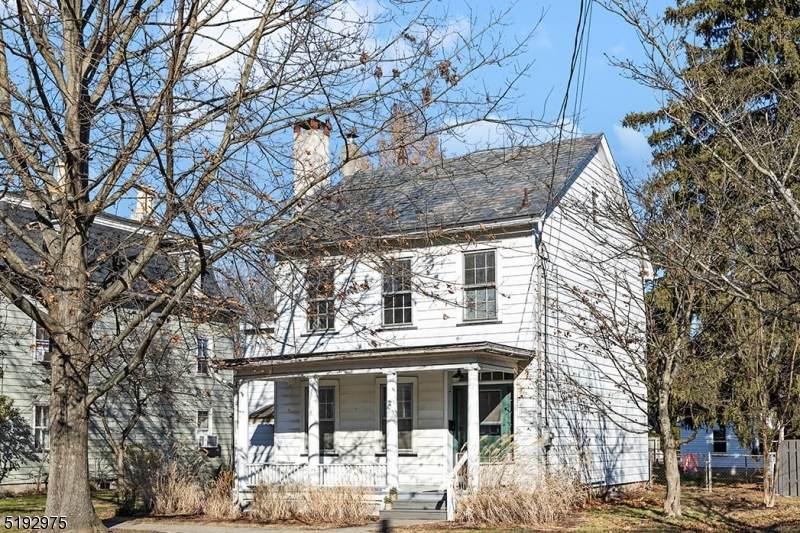 619 Oxford St - Photo 1