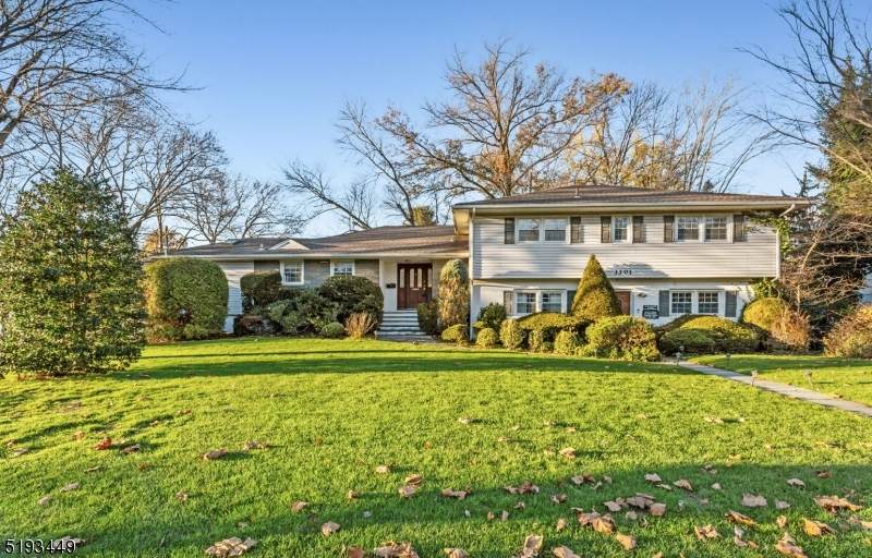 33 Fair Lawn Ave - Photo 1
