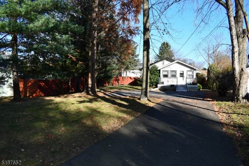 383 W Clinton St - Photo 1