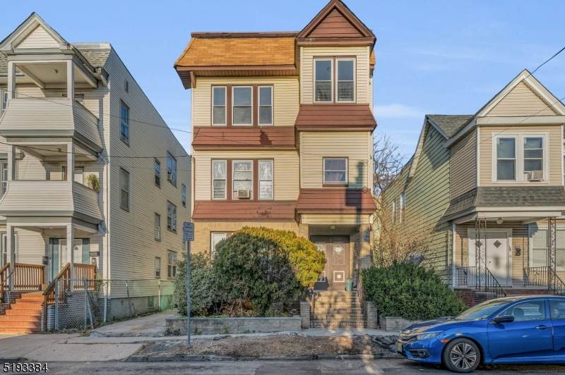 129 Bragaw Ave - Photo 1