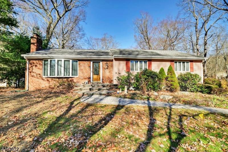 19 Walker Dr - Photo 1