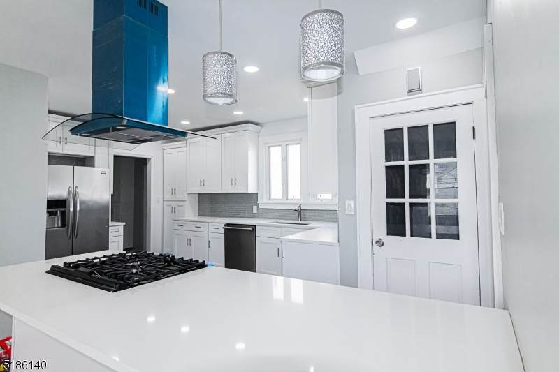 531 Leo Street - Photo 1