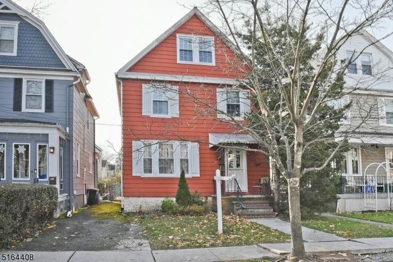 48 Llewellyn Ave - Photo 1