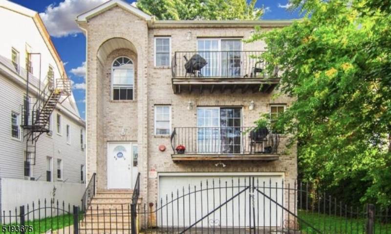 68 Cypress St - Photo 1