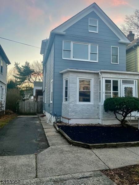 512 Hamilton St - Photo 1