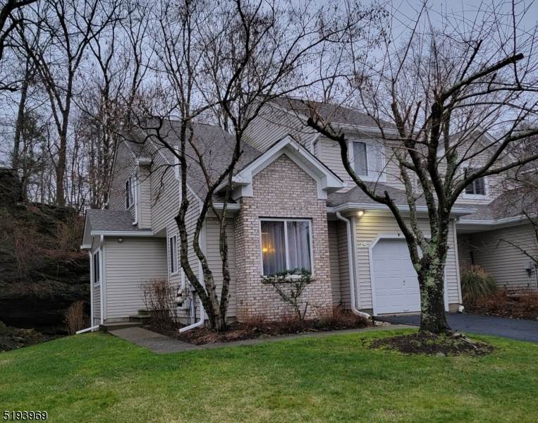 25 Sweetwater Ln - Photo 1