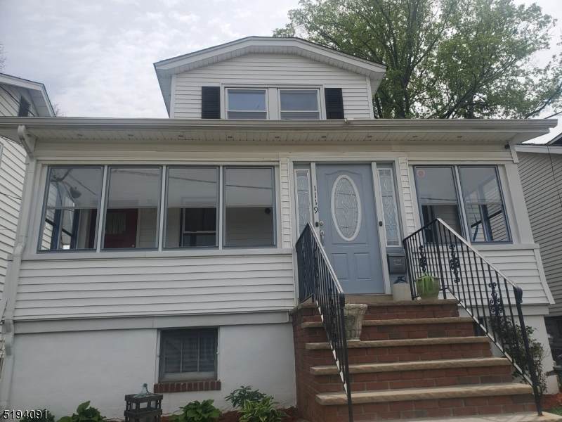 1119 Woolley Ave - Photo 1