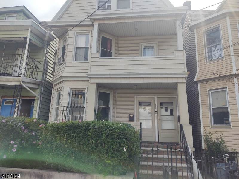 470 S 14Th St - Photo 1